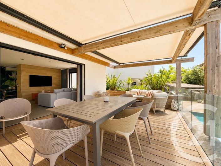 Image No.5-5 Bed House for sale