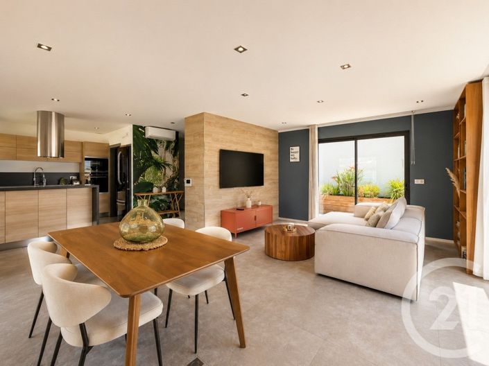 Image No.7-5 Bed House for sale