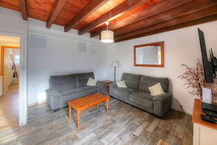 Image No.6-4 Bed House for sale