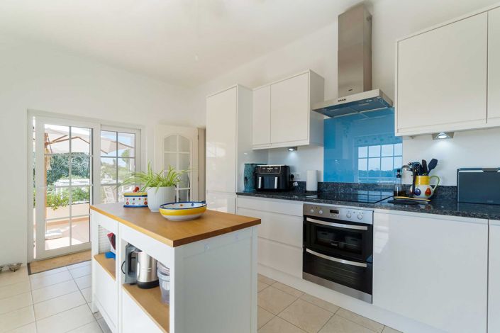 Image No.20-4 Bed House for sale
