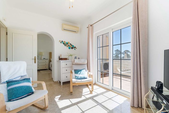 Image No.32-4 Bed House for sale