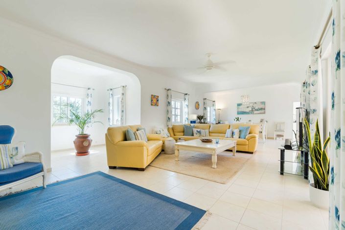 Image No.8-4 Bed House for sale