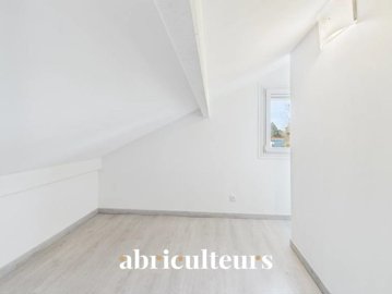 aexrj70lcrn4kubc15