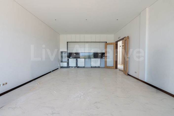 Image No.10-3 Bed Apartment for sale