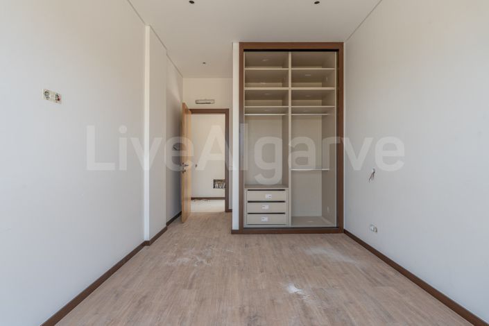Image No.16-3 Bed Apartment for sale