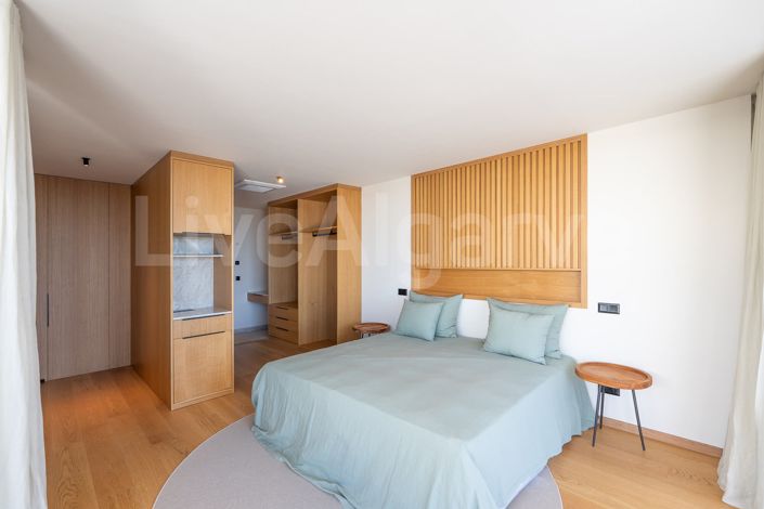 Image No.37-5 Bed House for sale