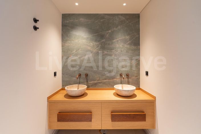 Image No.39-5 Bed House for sale