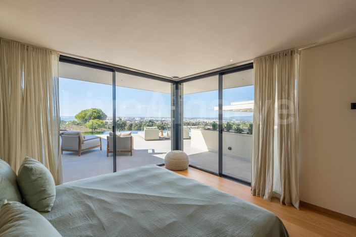 Image No.42-5 Bed House for sale