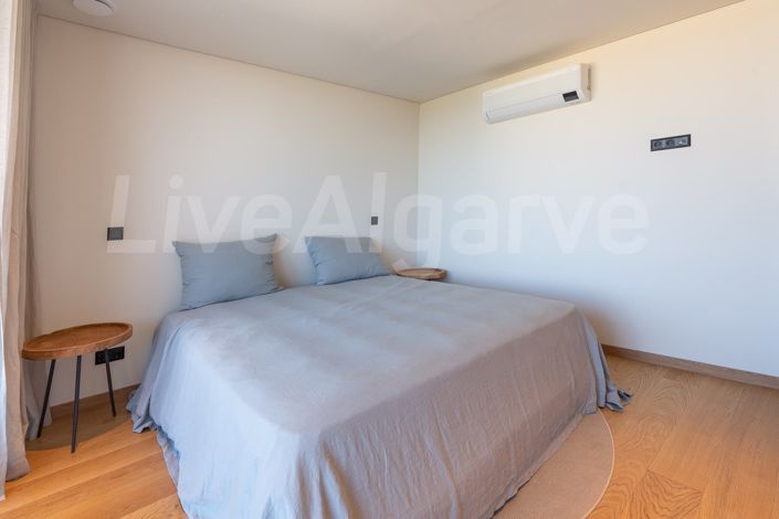 Image No.51-5 Bed House for sale