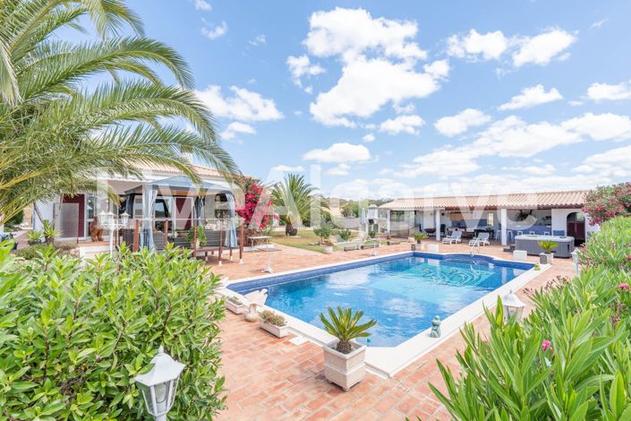 Image No.28-4 Bed House for sale