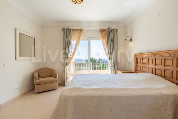 Image No.44-5 Bed House for sale