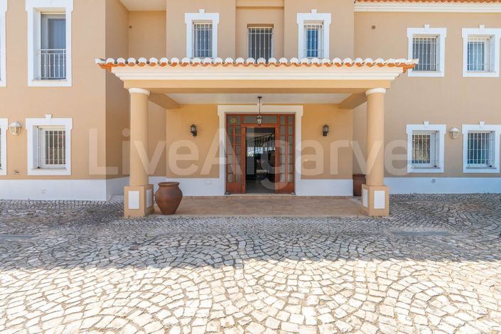 Image No.6-5 Bed House for sale
