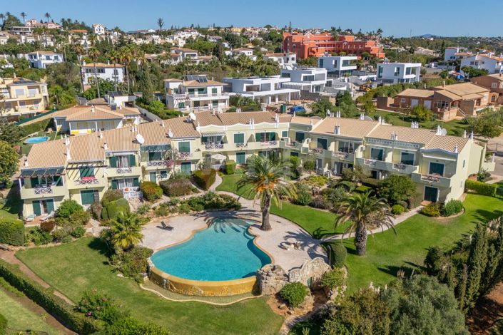 TURNKEY | FULLY REFURBISHED T2 TOWNHOUSE IN PRIVATE CONDO AT PRAIA DA LUZ FOR SALE | LAGOS