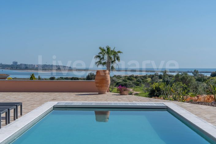 Image No.10-4 Bed Property for sale
