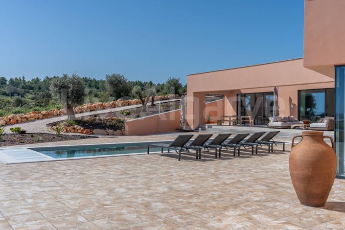 Image No.42-4 Bed Property for sale