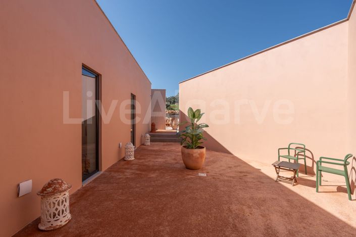 Image No.46-4 Bed Property for sale