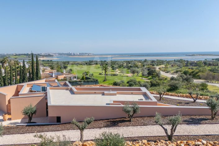 Image No.47-4 Bed Property for sale
