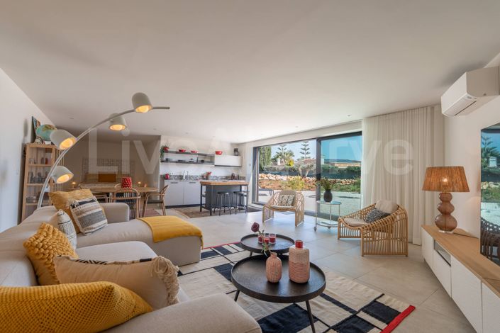 Image No.52-4 Bed Property for sale