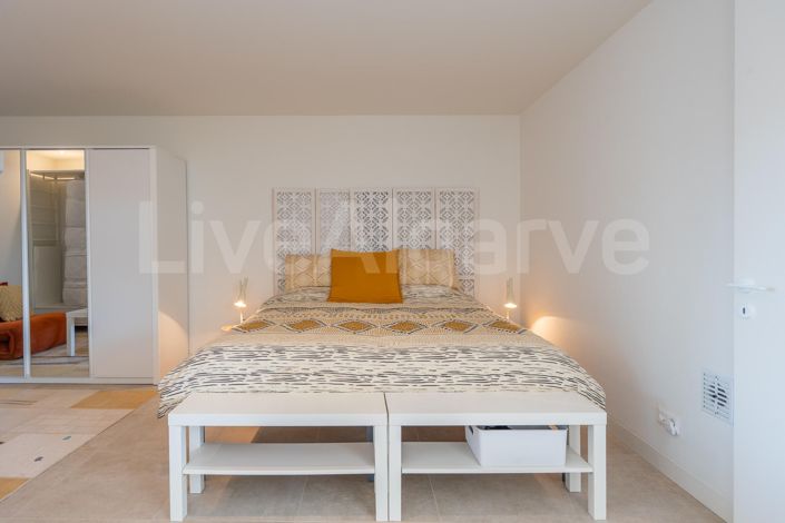 Image No.54-4 Bed Property for sale