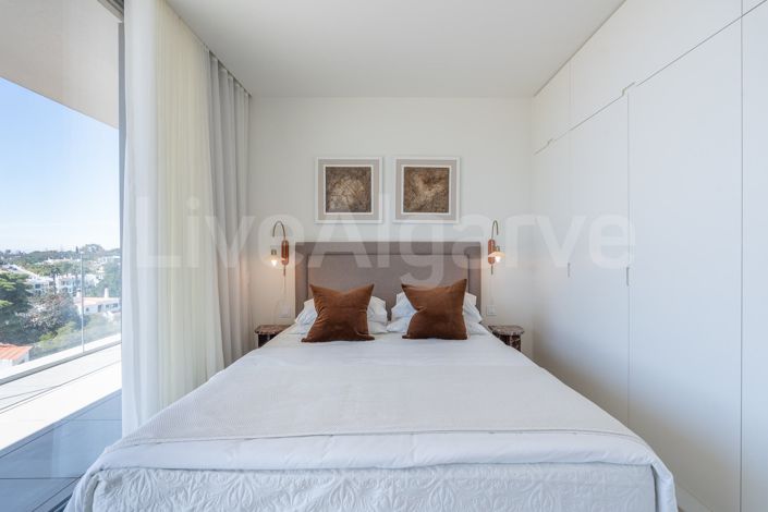Image No.29-4 Bed Apartment for sale