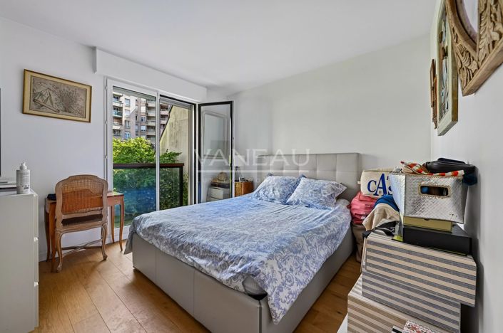 Image No.10-5 Bed Apartment for sale