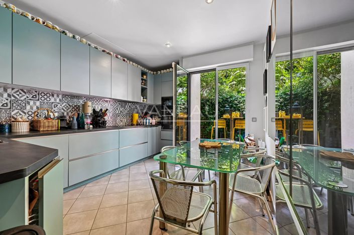 Image No.8-5 Bed Apartment for sale