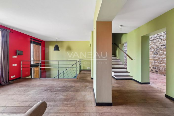 Image No.12-5 Bed House for sale