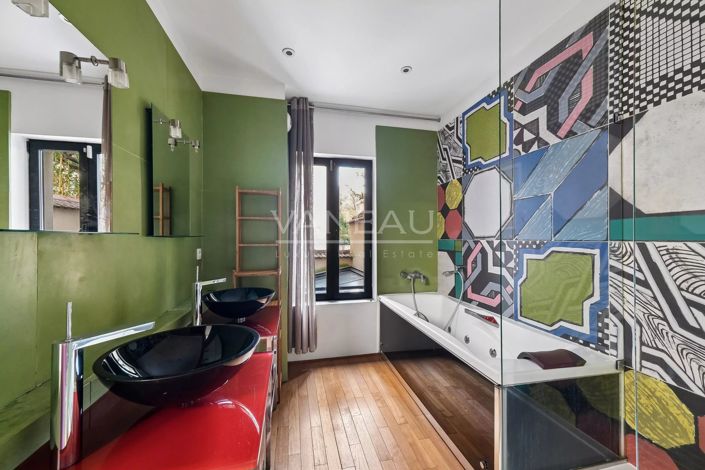 Image No.13-5 Bed House for sale