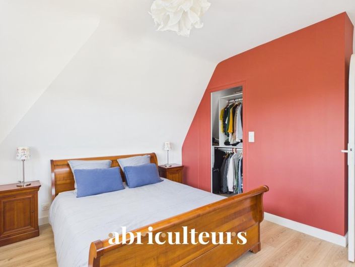 Image No.13-4 Bed House for sale