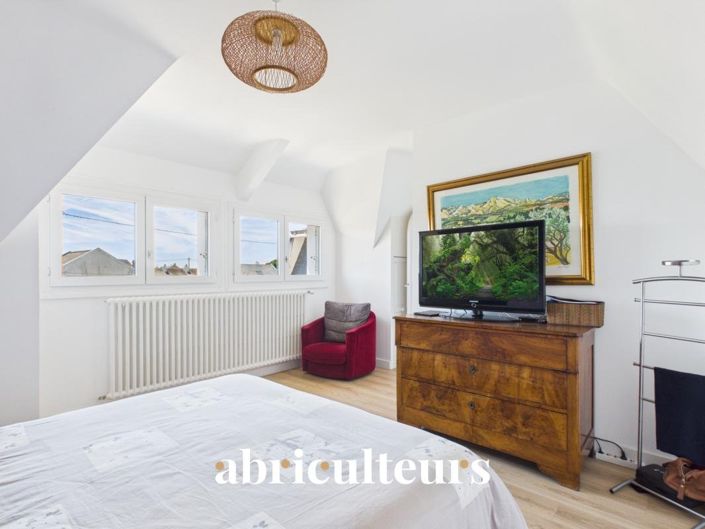 Image No.15-4 Bed House for sale