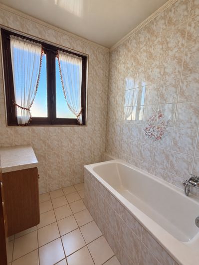 Image No.14-3 Bed House for sale