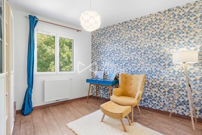 Image No.10-3 Bed House for sale