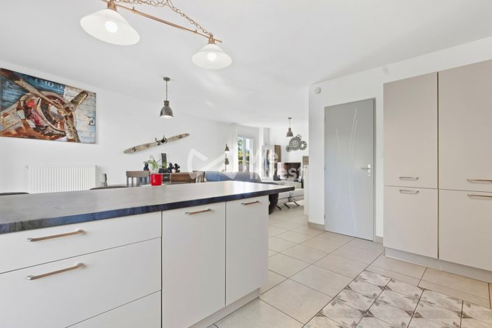 Image No.5-3 Bed House for sale