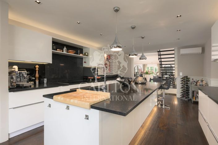 Image No.10-5 Bed House for sale