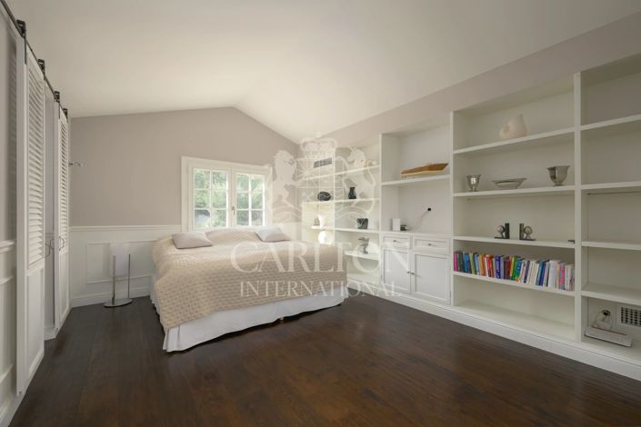 Image No.24-5 Bed House for sale