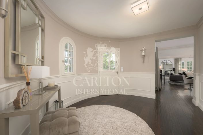 Image No.6-5 Bed House for sale