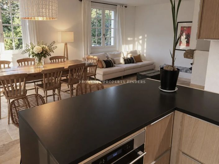 Image No.12-5 Bed House for sale