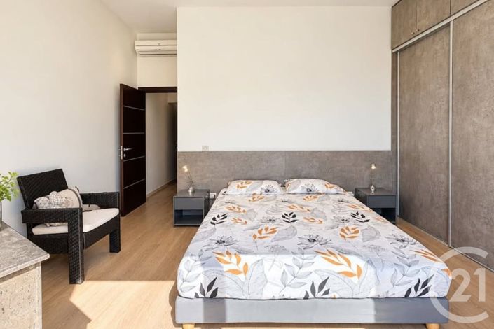 Image No.14-4 Bed House for sale