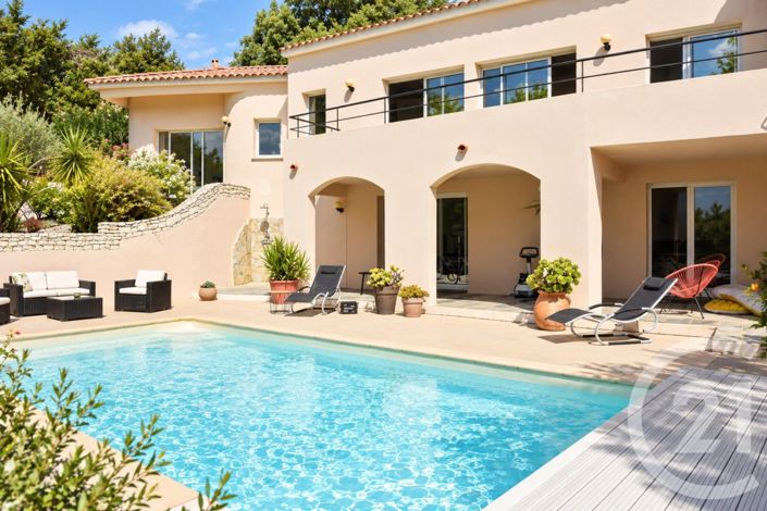 Image No.2-4 Bed House for sale