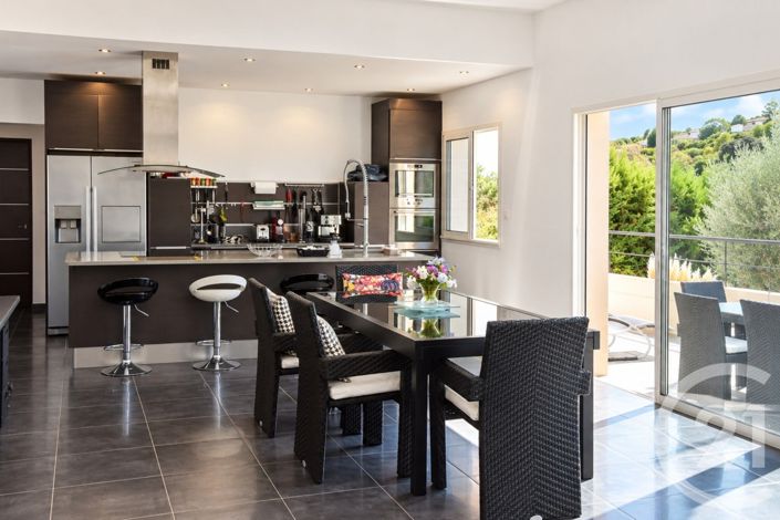 Image No.4-4 Bed House for sale