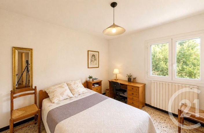 Image No.10-6 Bed House for sale