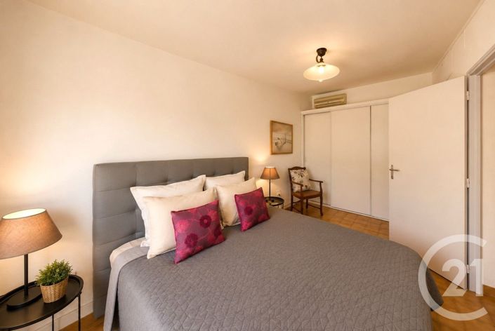 Image No.18-6 Bed House for sale