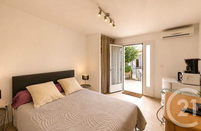 Image No.19-6 Bed House for sale