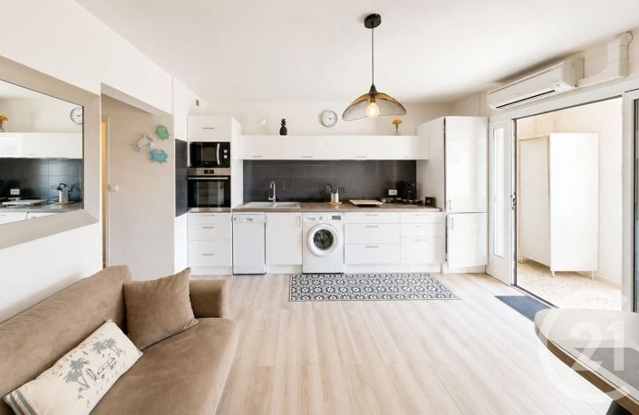 Image No.24-6 Bed House for sale