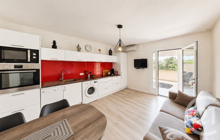 Image No.28-6 Bed House for sale