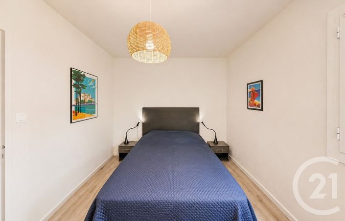 Image No.30-6 Bed House for sale