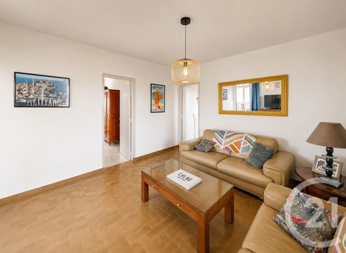 Image No.5-6 Bed House for sale