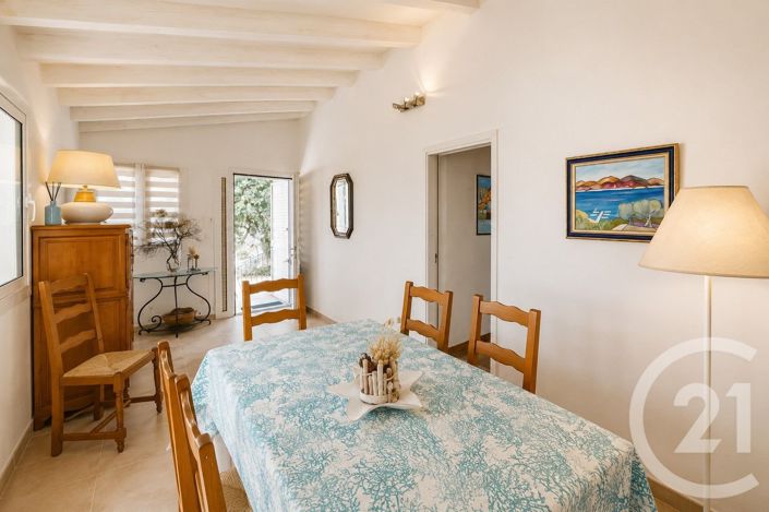 Image No.7-6 Bed House for sale