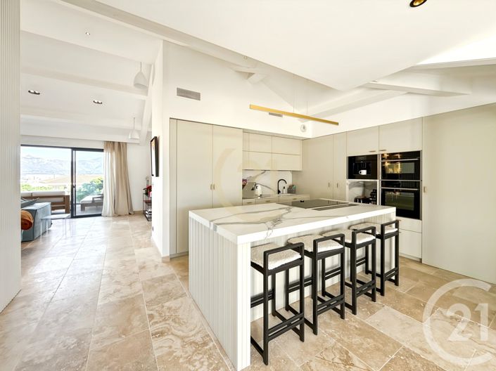 Image No.10-3 Bed Apartment for sale
