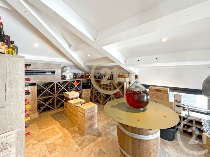 Image No.17-3 Bed Apartment for sale